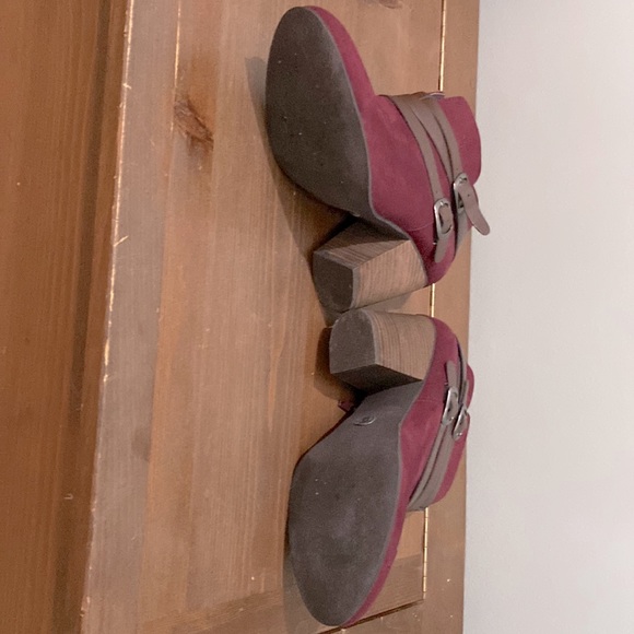 Purple suede booties, never worn! - Picture 5 of 6